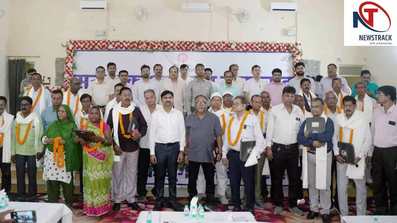 Chandauli News: डीडीयू मंडल: 33 सेवानिवृत्त रेलकर्मियों को मिला ₹16.47 करोड़ का समापक भुगतान