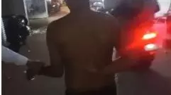 चोरी के आरोप में युवक को दी गई कथित तालिबानी सजा, कपड़े उतरवाकर सड़क पर घुमाने का वीडियो वायरल