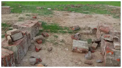 Kaushambi News: स्कूल की जमीन पर कब्जे का आरोप, हाईकोर्ट के आदेश की अवहेलना पर एसपी से शिकायत Kaushambi News: स्कूल की जमीन पर कब्जे का आरोप, हाईकोर्ट के आदेश की अवहेलना पर एसपी से शिकायत