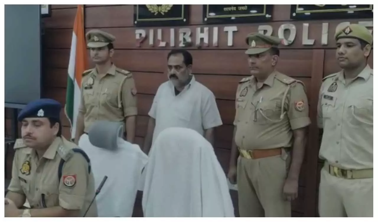 Tantric arrested for smoking jewelry while giving gift of indigenous herbs, goods recovered Tantric arrested for smoking jewelry while giving gift of indigenous herbs, goods recovered