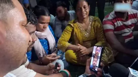 अभिजीत दिपके फिर खोल दिया मोर्चा! JPSC-JSSC छात्रों के समर्थन का किया ऐलान, अभ्यर्थियों से की बात अभिजीत दिपके फिर खोल दिया मोर्चा! JPSC-JSSC छात्रों के समर्थन का किया ऐलान, अभ्यर्थियों से की बात