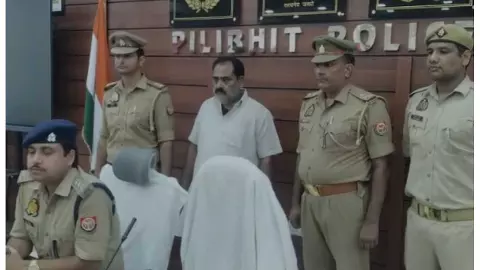 Tantric arrested for smoking jewelry while giving gift of indigenous herbs, goods recovered Tantric arrested for smoking jewelry while giving gift of indigenous herbs, goods recovered