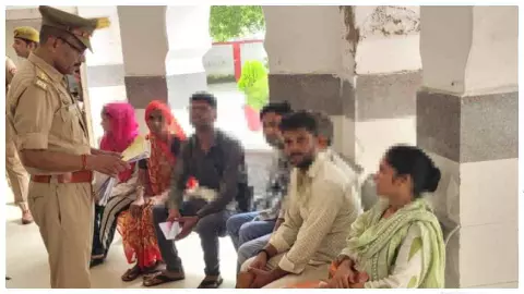 Aligarh News: एसएसपी ने सुनीं 113 शिकायतें, अफसरों को समयबद्ध निस्तारण के निर्देश Aligarh News: एसएसपी ने सुनीं 113 शिकायतें, अफसरों को समयबद्ध निस्तारण के निर्देश