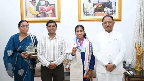 ज्ञानेश्वरी यादव को छत्तीसगढ़ सरकार का बड़ा सम्मान, ₹30 लाख इनाम और DSP पद पर आउट-ऑफ-टर्न प्रमोशन