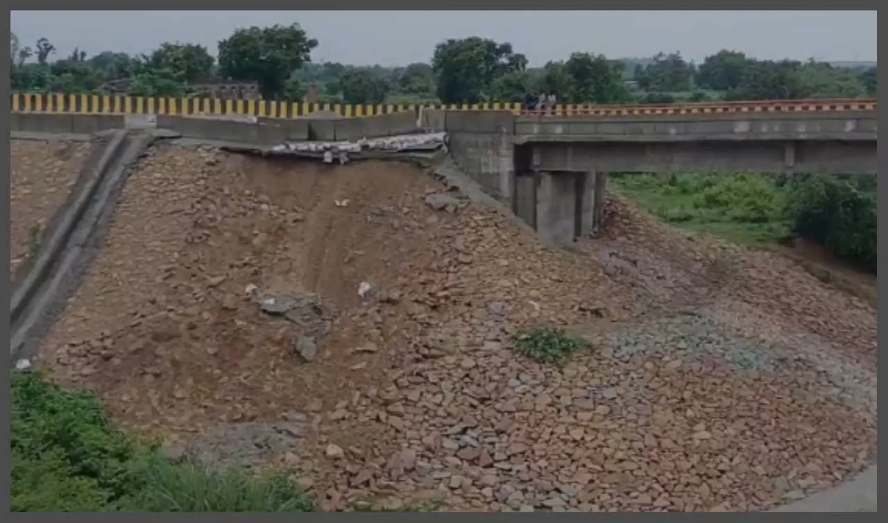 overbridge-approach-road-damaged-in-first-rain