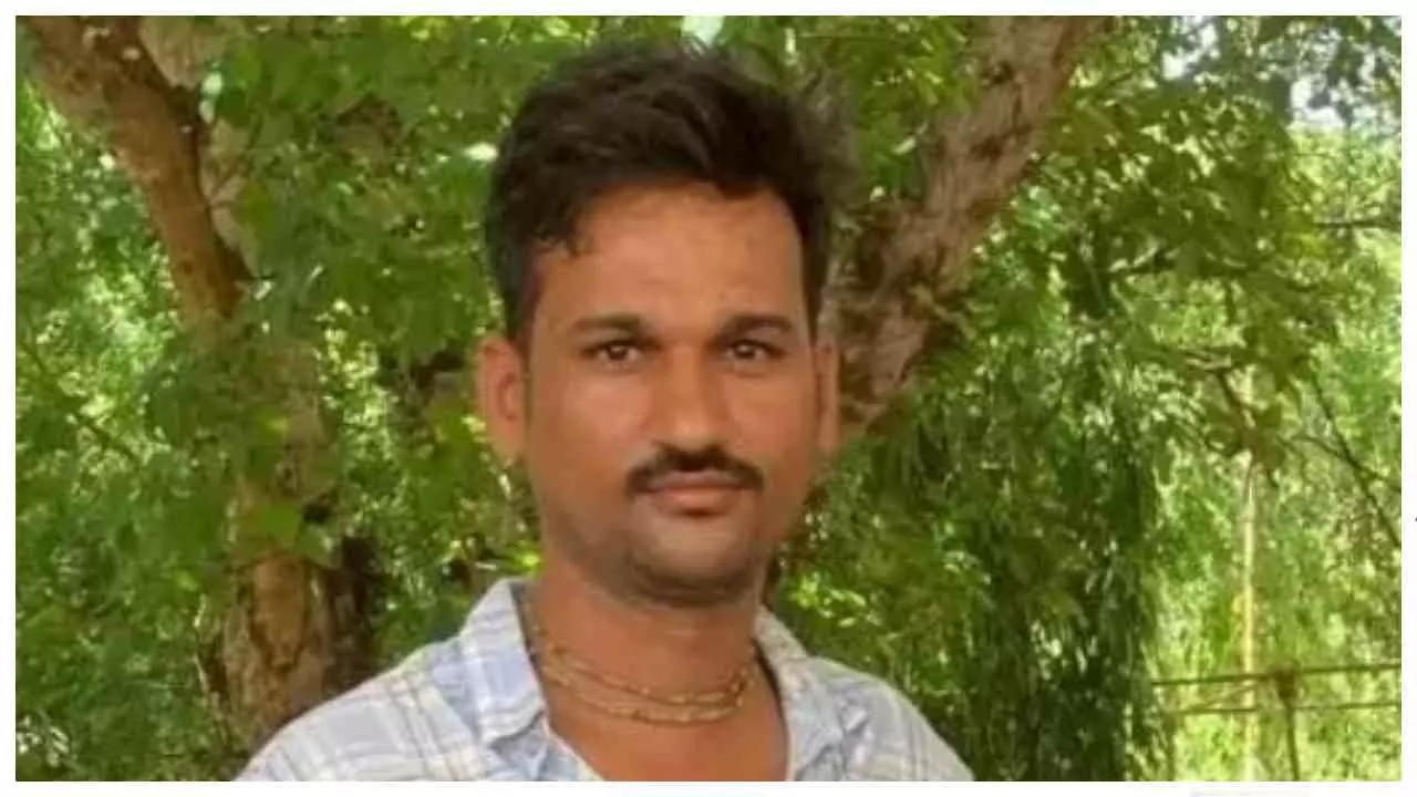 Jalaun News: दो बाइकों की आमने-सामने भिड़ंत, पूर्व प्रधान के बेटे की मौत, युवक घायल