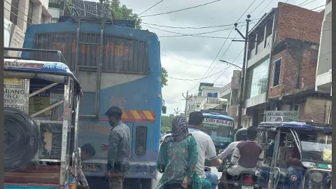 Contempt of DMs order, stayed private to run back to city, more bothered by traffic jams Contempt of DMs order, stayed private to run back to city, more bothered by traffic jams