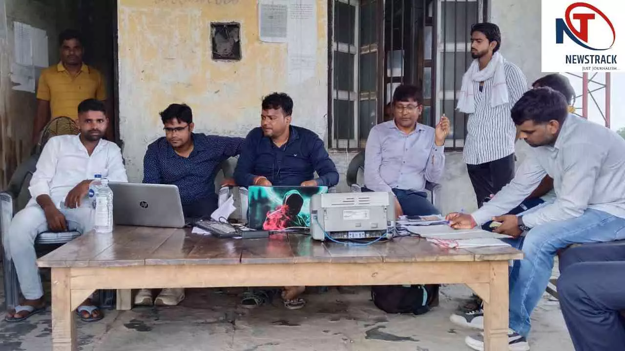 Chandauli News: मेगा कैंप में उपभोक्ताओं को मिली राहत,15 बिल संशोधित, डेढ़ लाख रुपये जमा Chandauli News: मेगा कैंप में उपभोक्ताओं को मिली राहत,15 बिल संशोधित, डेढ़ लाख रुपये जमा