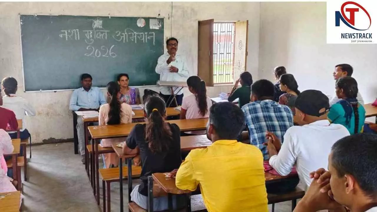 Chandauli News: नशा समाज और युवा पीढ़ी को दीमक की तरह कर रहा खोखला: प्रो. संजय Chandauli News: नशा समाज और युवा पीढ़ी को दीमक की तरह कर रहा खोखला: प्रो. संजय