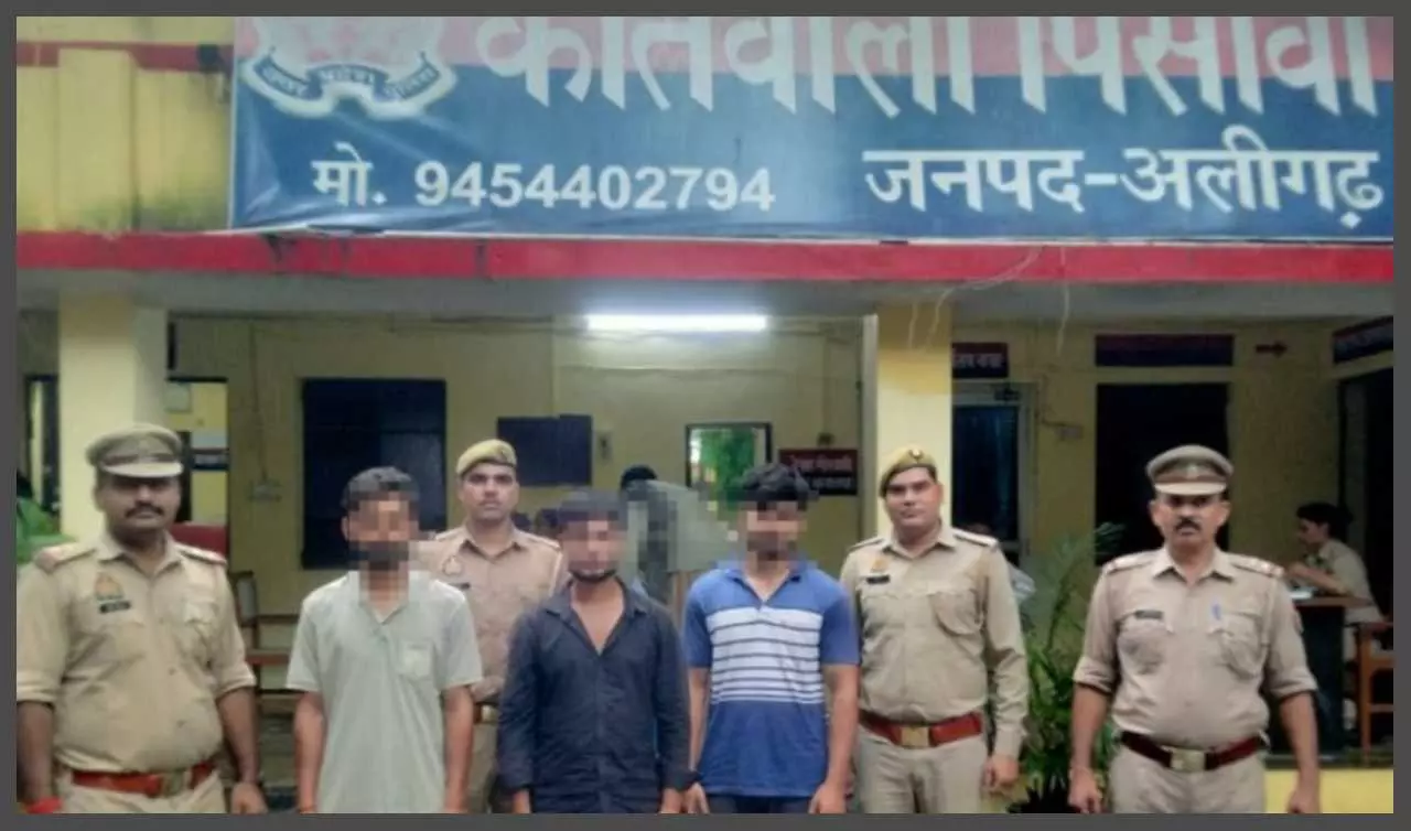 Three brothers arrested, police take action in Aligarh assault on bus driver Three brothers arrested, police take action in Aligarh assault on bus driver