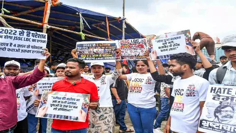14 दिनों बाद घुटने पर झारखंड सरकार! रांची गेस्ट हाउस पहुंचे 4 मंत्री, छात्रों से शुरू हुई वार्ता
