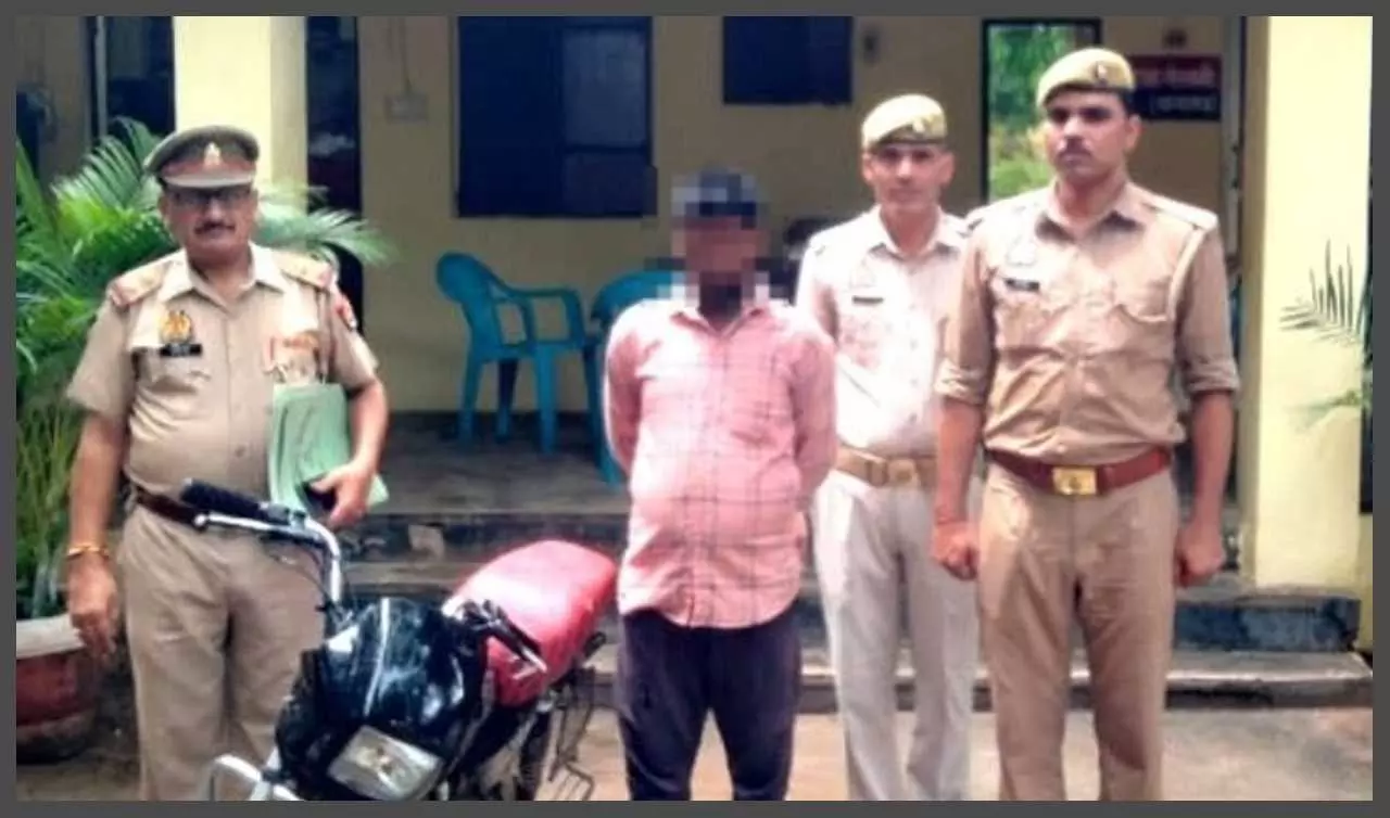 Aligarh News: चोरी की बाइक के साथ आरोपी गिरफ्तार, मथुरा से चोरी का खुलासा Aligarh News: चोरी की बाइक के साथ आरोपी गिरफ्तार, मथुरा से चोरी का खुलासा