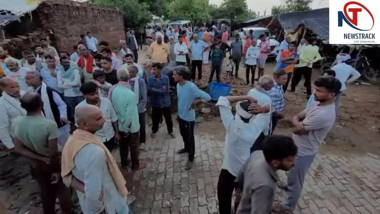 Kanpur News: छेड़छाड़ के विरोध में घायल बुजुर्ग की मौत, शव पहुंचते ही परिजनों का हंगामा Kanpur News: छेड़छाड़ के विरोध में घायल बुजुर्ग की मौत, शव पहुंचते ही परिजनों का हंगामा