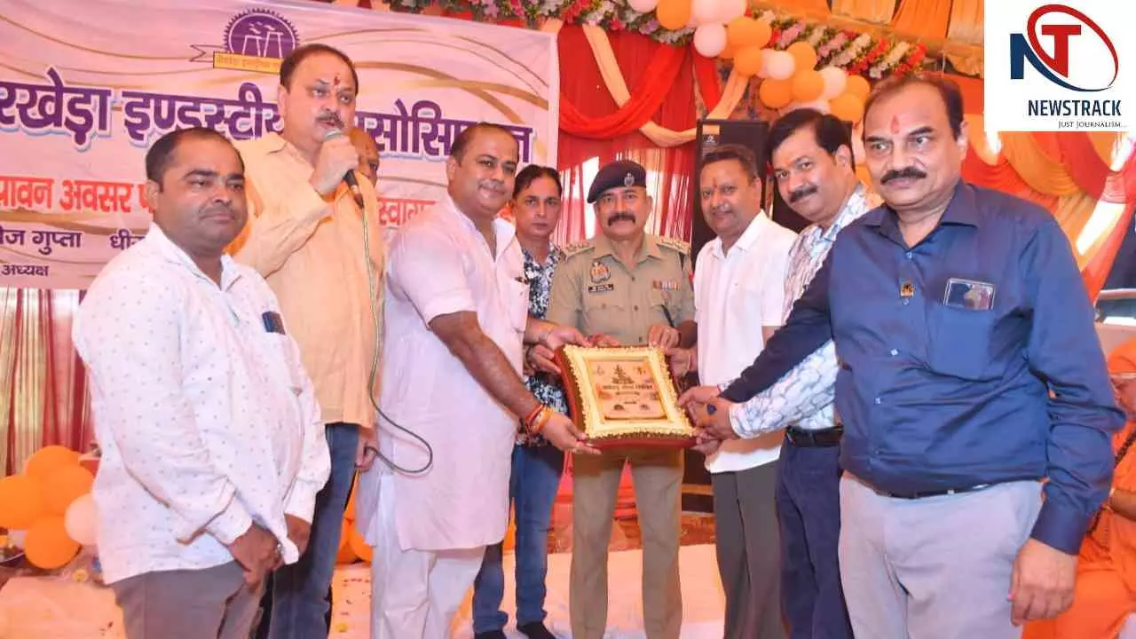 Hapur: धीरखेड़ा में 29वें कांवड़ सेवा शिविर का शुभारंभ, 24 घंटे शिवभक्तों की सेवा में जुटे उद्यमी Hapur: धीरखेड़ा में 29वें कांवड़ सेवा शिविर का शुभारंभ, 24 घंटे शिवभक्तों की सेवा में जुटे उद्यमी