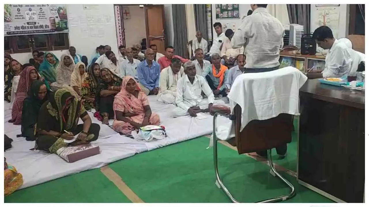Auraiya News: किसानों को प्राकृतिक खेती का मंत्र, कम लागत में आय बढ़ाने के बताए आसान तरीके