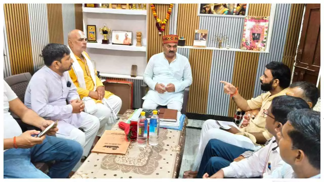 Chitrakoot News: शिक्षणेत्तर कर्मचारियों ने मनाया क्रांति दिवस, CM को सौंपा ज्ञापन Chitrakoot News: शिक्षणेत्तर कर्मचारियों ने मनाया क्रांति दिवस, CM को सौंपा ज्ञापन
