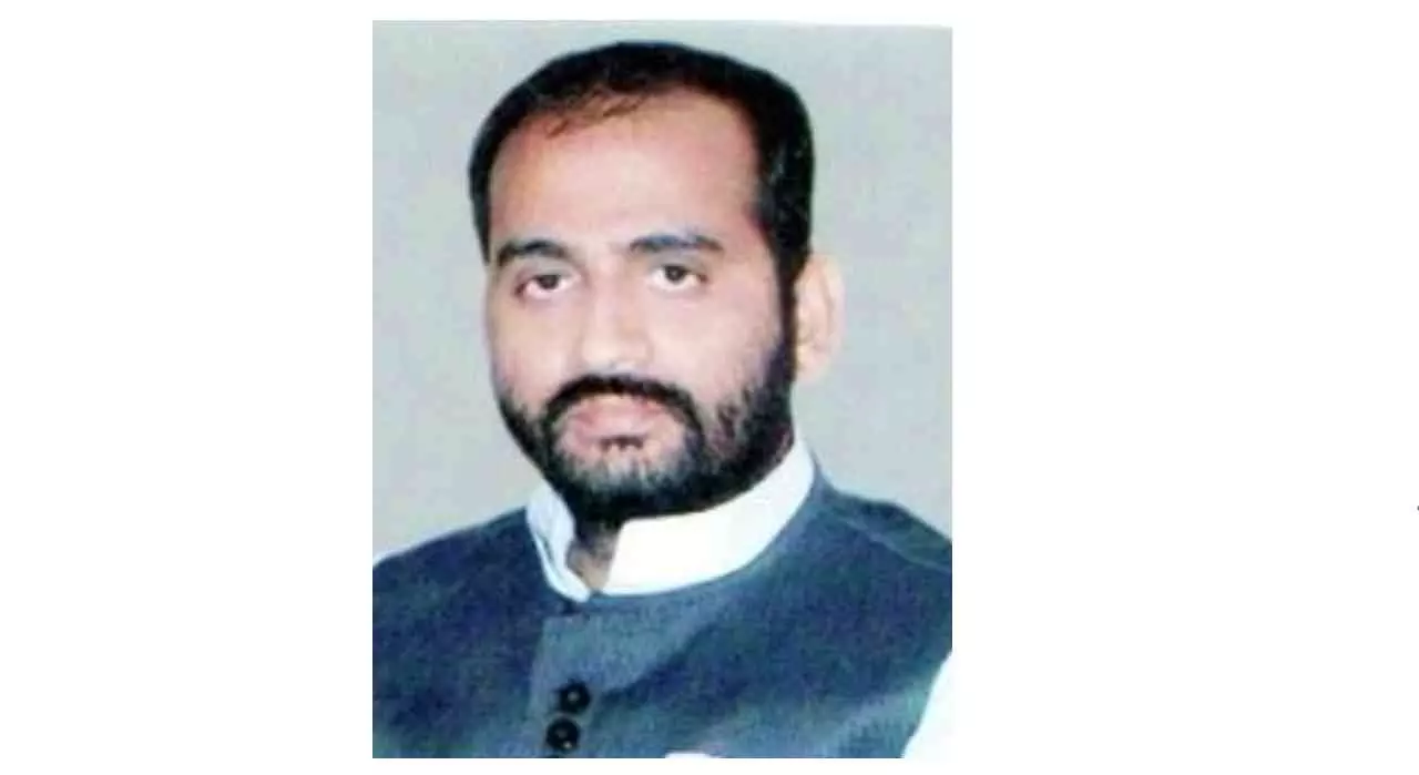 Chandauli News: धरने के ऐलान का असर, पूर्व विधायक से वार्ता के लिए डीएम ने बनाई पांच सदस्यीय टीम Chandauli News: धरने के ऐलान का असर, पूर्व विधायक से वार्ता के लिए डीएम ने बनाई पांच सदस्यीय टीम
