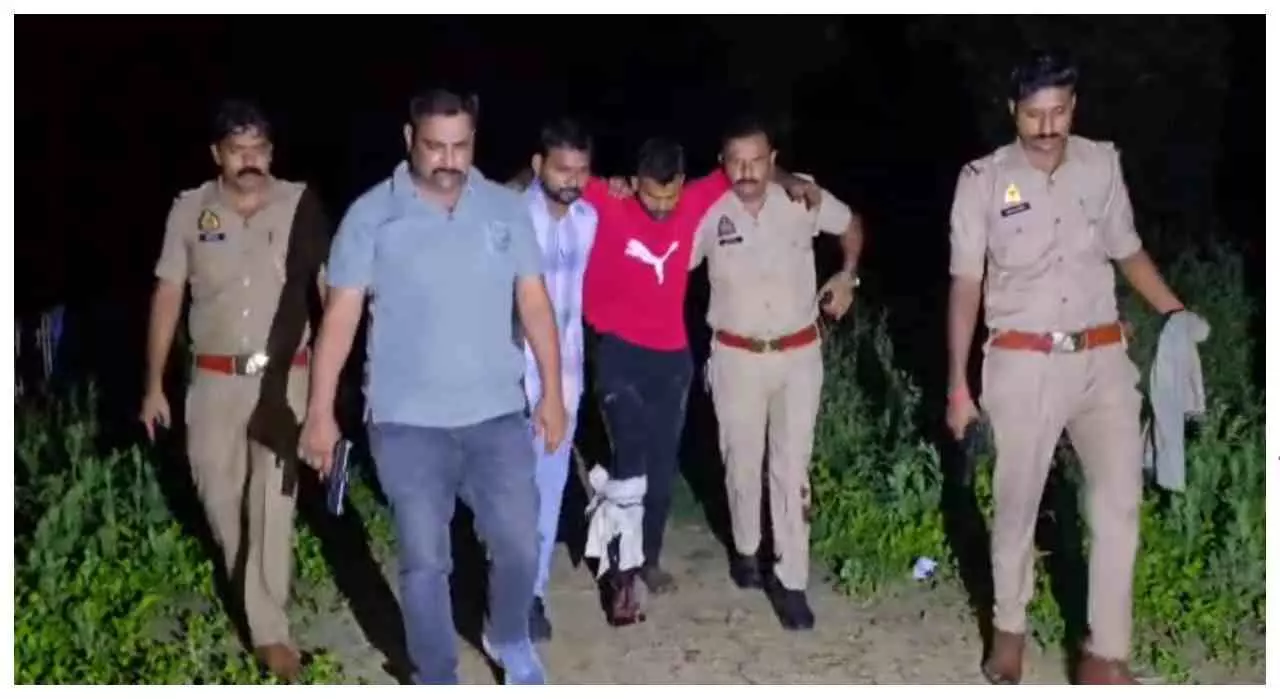 Aligarh Police Encounter: पुलिस मुठभेड़, फायरिंग कर भाग रहे चार बदमाश गिरफ्तार, तीन घायल Aligarh Police Encounter: पुलिस मुठभेड़, फायरिंग कर भाग रहे चार बदमाश गिरफ्तार, तीन घायल