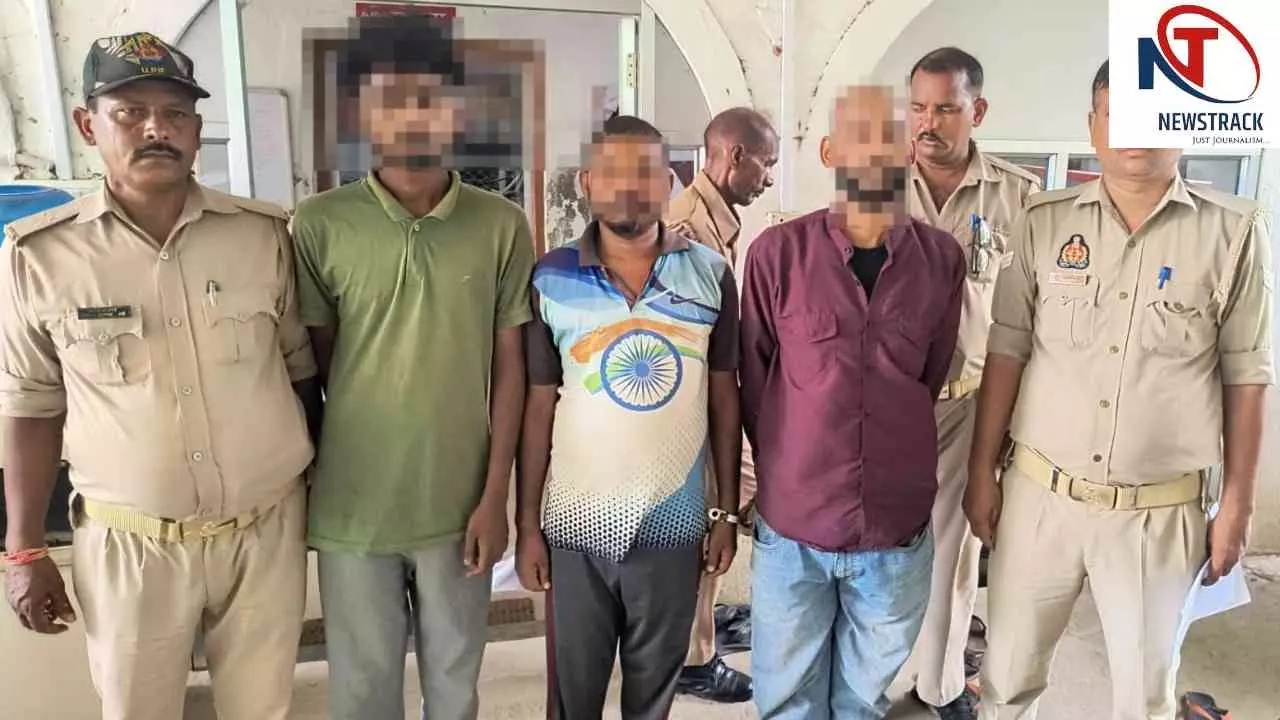 Chandauli: पुलिस का बड़ा एक्शन, फर्जी दस्तावेज से जमीन हड़पने और धर्मांतरण के आरोप में तीन गिरफ्तार Chandauli: पुलिस का बड़ा एक्शन, फर्जी दस्तावेज से जमीन हड़पने और धर्मांतरण के आरोप में तीन गिरफ्तार