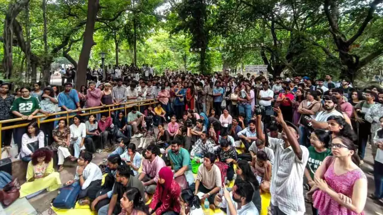 JNU में फिर भयंकर घमासान! उमर खालिद की रिहाई के लगे नारे, JNUSU-ABVP आपस में भिड़े, जोरदार हंगामा