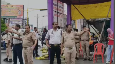 Saharanpur News: कांवड़ यात्रा में सिविल डिफेंस के 400 से अधिक वार्डन तैनात, कर रहे शिवभक्तों की मदद Saharanpur News: कांवड़ यात्रा में सिविल डिफेंस के 400 से अधिक वार्डन तैनात, कर रहे शिवभक्तों की मदद