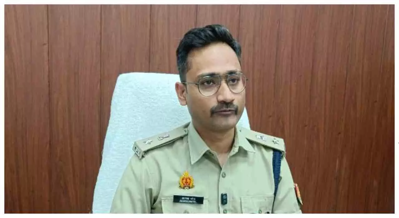 Chandauli News: पुलिस महकमे में बड़ा फेरबदल, बलुआ थाना प्रभारी समेत कई अफसर बदले Chandauli News: पुलिस महकमे में बड़ा फेरबदल, बलुआ थाना प्रभारी समेत कई अफसर बदले