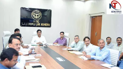 Lakhimpur News: कांवड़ यात्रा और बाढ़ की तैयारियों की प्रभारी मंत्री नितिन अग्रवाल ने की समीक्षा