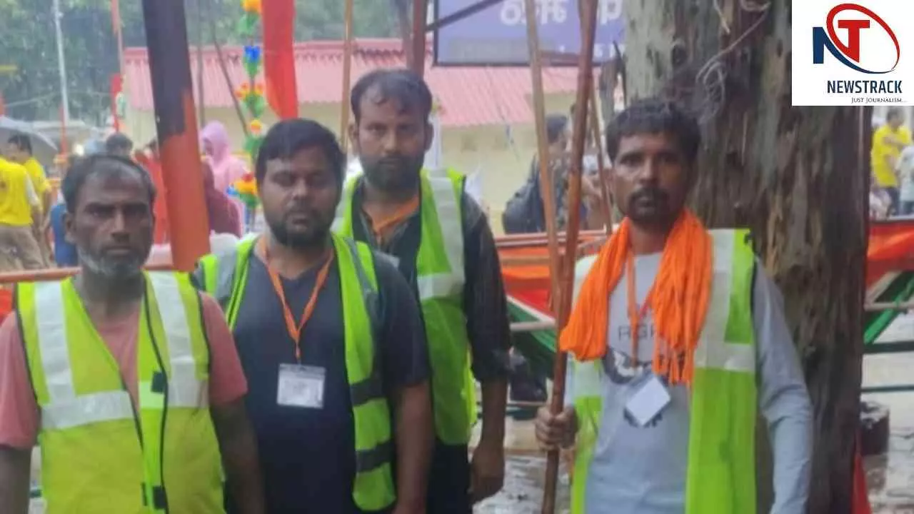 Meerut News: कांवड़ यात्रा खत्म होते ही मेरठ में ‘ऑपरेशन क्लीन’, सफाईकर्मियों ने संभाला मोर्चा Meerut News: कांवड़ यात्रा खत्म होते ही मेरठ में ‘ऑपरेशन क्लीन’, सफाईकर्मियों ने संभाला मोर्चा