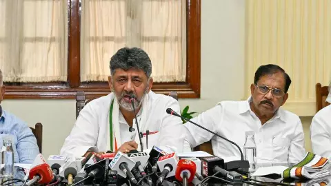 कर्नाटक में मंत्रियों के विभाग पर सस्पेंस खत्म, CM ने अपने पास रखे ये बड़े मंत्रालय, दिग्गजों से युवा नेताओं तक...जानें किसे क्या मिला कर्नाटक में मंत्रियों के विभाग पर सस्पेंस खत्म, CM ने अपने पास रखे ये बड़े मंत्रालय, दिग्गजों से युवा नेताओं तक...जानें किसे क्या मिला