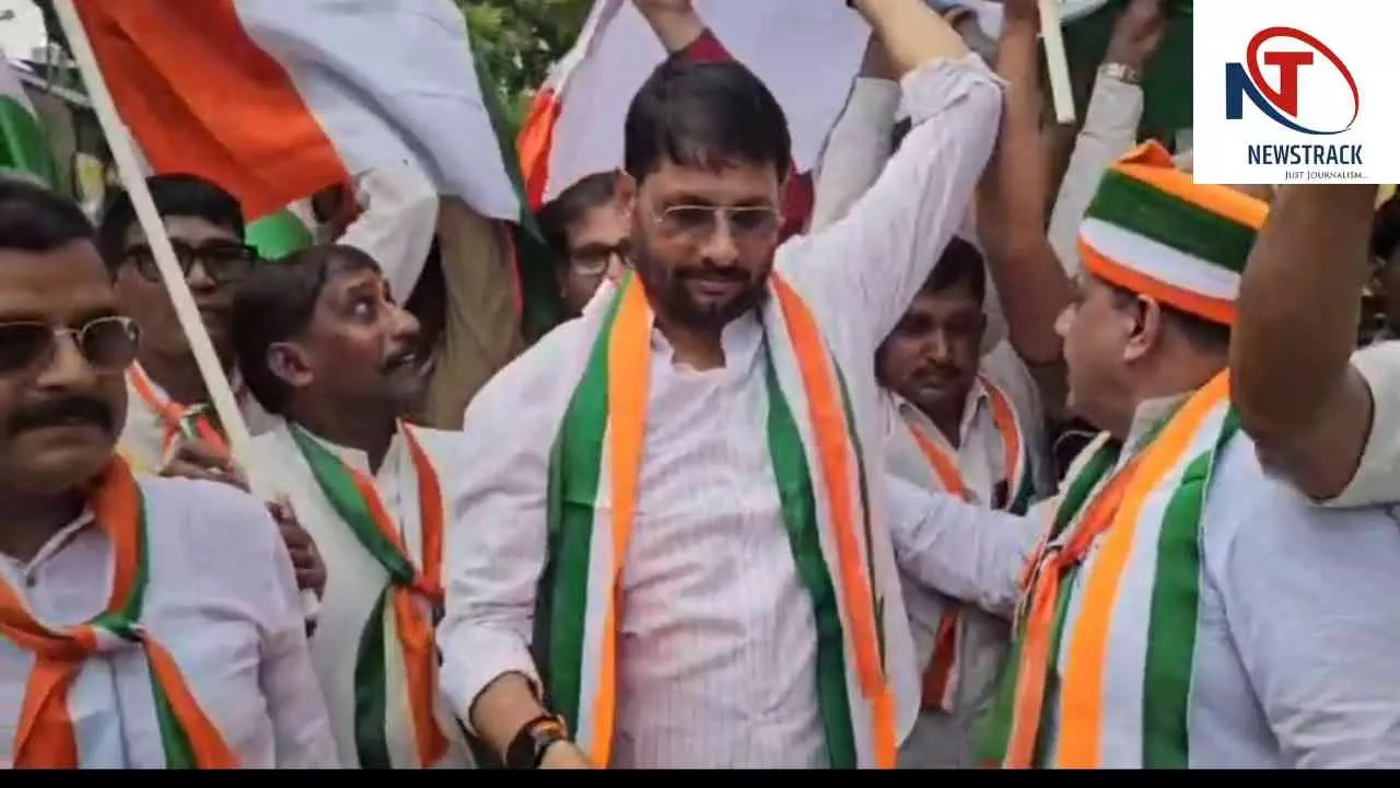 Mathura News: हजारों बच्चों ने निकाली तिरंगा यात्रा, राजेश चौधरी के नेतृत्व में दिखा देशभक्ति का जोश Mathura News: हजारों बच्चों ने निकाली तिरंगा यात्रा, राजेश चौधरी के नेतृत्व में दिखा देशभक्ति का जोश