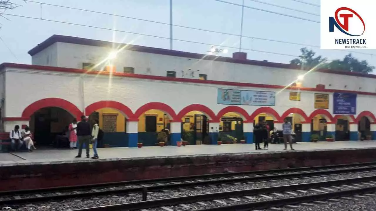 Hapur News: सिंभावली स्टेशन पर हाईवोल्टेज ओएचई लाइन की चपेट में आने से युवक की मौत