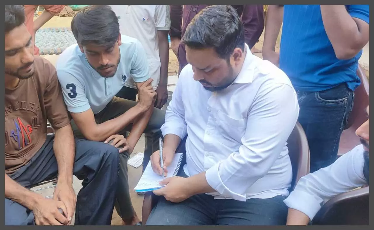 APCR delegation meets Azims family in Moradabad