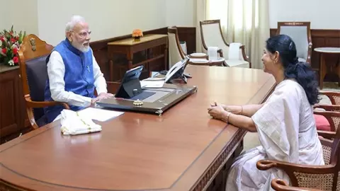 DMK’s Kanimozhi Joins Modi-Shah Tea Party DMK’s Kanimozhi Joins Modi-Shah Tea Party