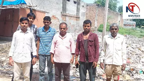 Mathura News: सुरीर बस स्टैंड तिराहे पर गंदगी और जलभराव से ग्रामीण परेशान Mathura News: सुरीर बस स्टैंड तिराहे पर गंदगी और जलभराव से ग्रामीण परेशान