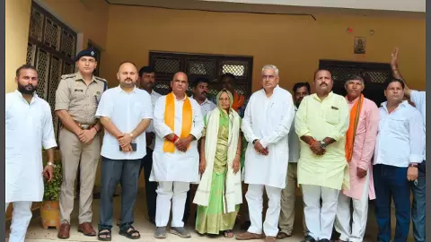 Minister in charge meets families of martyrs and victims
