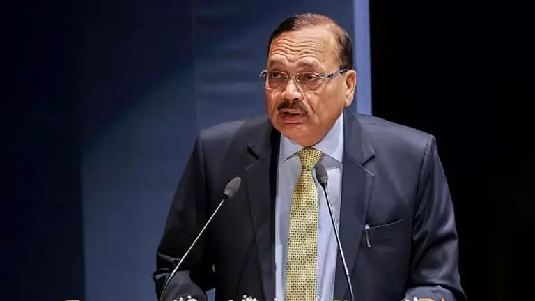 यह मेरे और छात्रों के बीच का मामला है, NALSAR विवाद पर CJI सूर्यकांत सख्त, BCI को लगाई फटकार