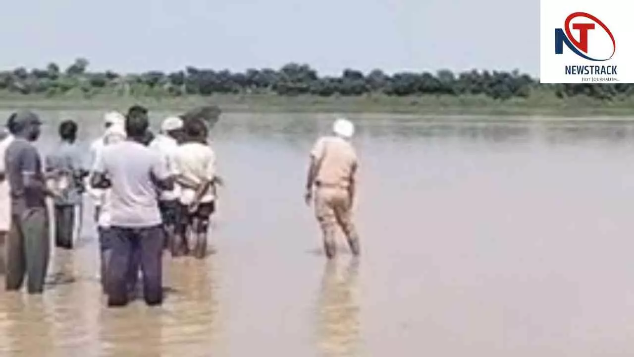 Jalaun News: जालौन में यमुना नदी में डूबा 14 वर्षीय किशोर, तलाश अभियान जारी Jalaun News: जालौन में यमुना नदी में डूबा 14 वर्षीय किशोर, तलाश अभियान जारी