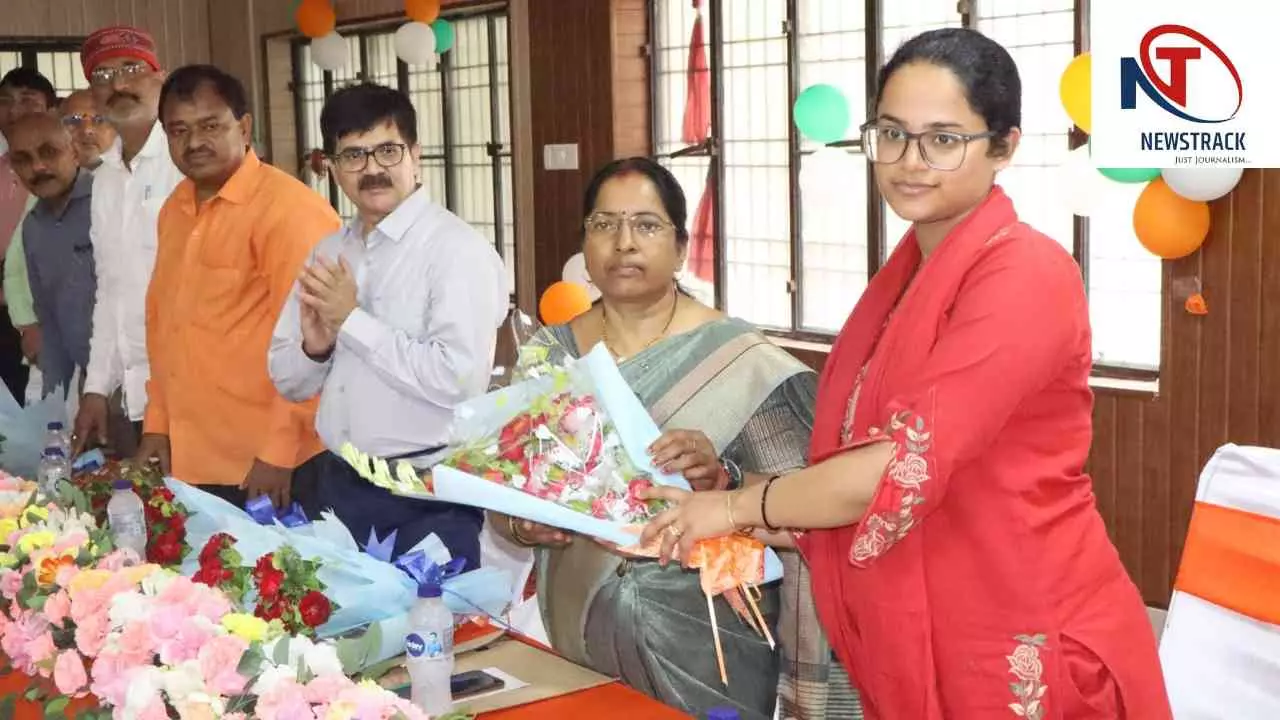 Sonbhadra News: 125 दिन रोजगार गारंटी पर जोर, पंच सम्मेलन में वीबीजी राम जी योजना की जानकारी Sonbhadra News: 125 दिन रोजगार गारंटी पर जोर, पंच सम्मेलन में वीबीजी राम जी योजना की जानकारी