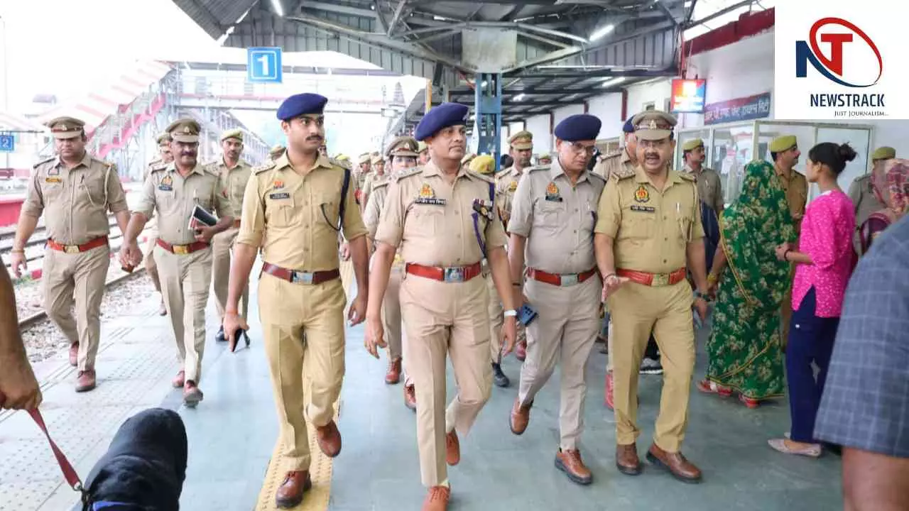 Hathras News: स्वतंत्रता दिवस से पहले हाथरस में सुरक्षा कड़ी, एसपी ने रेलवे स्टेशन का किया निरीक्षण