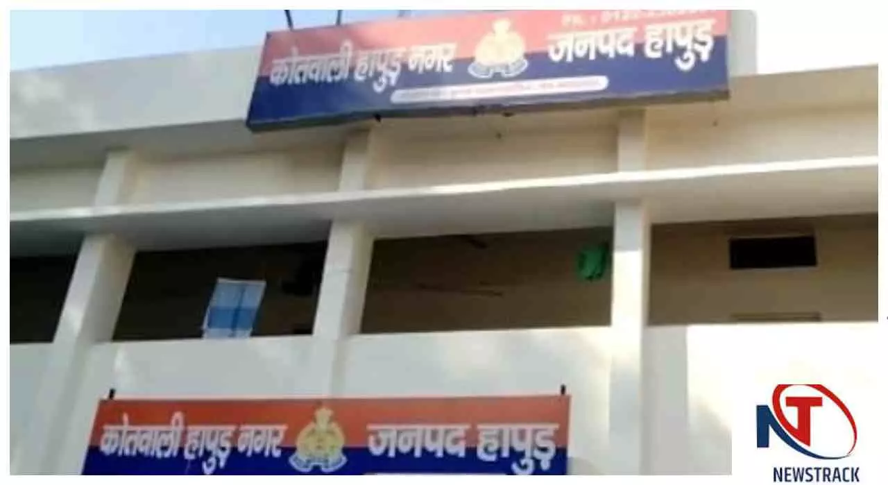 Hapur News: मेरठ तिराहे पर 45 वर्षीय व्यक्ति का शव मिला, करंट से मौत की आशंका Hapur News: मेरठ तिराहे पर 45 वर्षीय व्यक्ति का शव मिला, करंट से मौत की आशंका