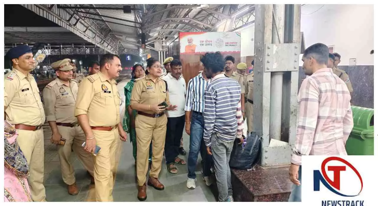 Hapur News: स्वतंत्रता दिवस से पहले हापुड़ में हाई अलर्ट, रेलवे स्टेशन से सीमाओं तक चेकिंग अभियान Hapur News: स्वतंत्रता दिवस से पहले हापुड़ में हाई अलर्ट, रेलवे स्टेशन से सीमाओं तक चेकिंग अभियान