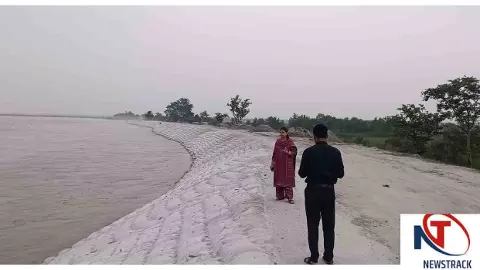 Bijnor News: डीएम जसजीत कौर ने बाढ़ राहत कार्यों की समीक्षा की, बैराज-तटबंध का किया निरीक्षण Bijnor News: डीएम जसजीत कौर ने बाढ़ राहत कार्यों की समीक्षा की, बैराज-तटबंध का किया निरीक्षण