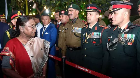 स्वतंत्रता दिवस से पहले राष्ट्रपति मुर्मू ने 78 वीरता पुरस्कारों को दी मंजूरी, 13 शहीद जवानों को मरणोपरांत सम्मान