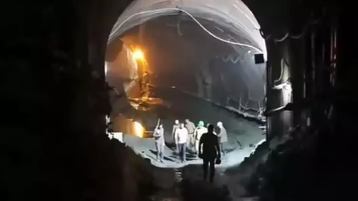 चमोली टनल हादसा: 7 मजदूरों की मौत, 2 अभी भी फंसे; NDRF-SDRF का रेस्क्यू ऑपरेशन जारी चमोली टनल हादसा: 7 मजदूरों की मौत, 2 अभी भी फंसे; NDRF-SDRF का रेस्क्यू ऑपरेशन जारी
