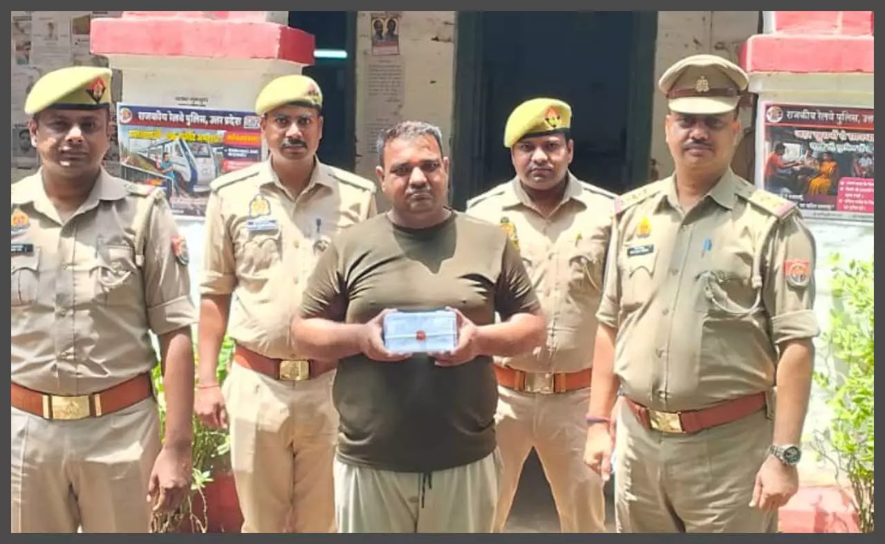 Unemployment makes thief, youth arrested for stolen mobile Unemployment makes thief, youth arrested for stolen mobile