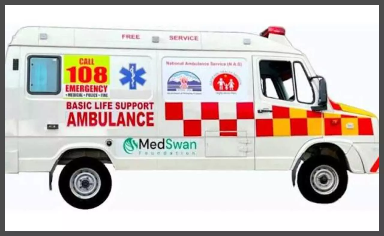 102/108 Ambulance Personnel celebrated Independence Day