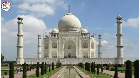 Taj Mahal Tiranga Row