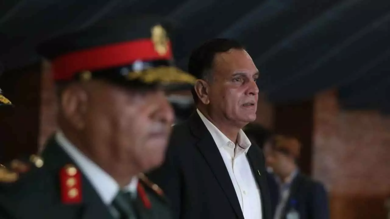 नेपाल पहुंचे आर्मी चीफ जनरल धीरज सेठ, राष्ट्रपति देंगे नेपाली सेना का मानद जनरल की उपाधि, कितना खास है ये परंपरा? नेपाल पहुंचे आर्मी चीफ जनरल धीरज सेठ, राष्ट्रपति देंगे नेपाली सेना का मानद जनरल की उपाधि, कितना खास है ये परंपरा?