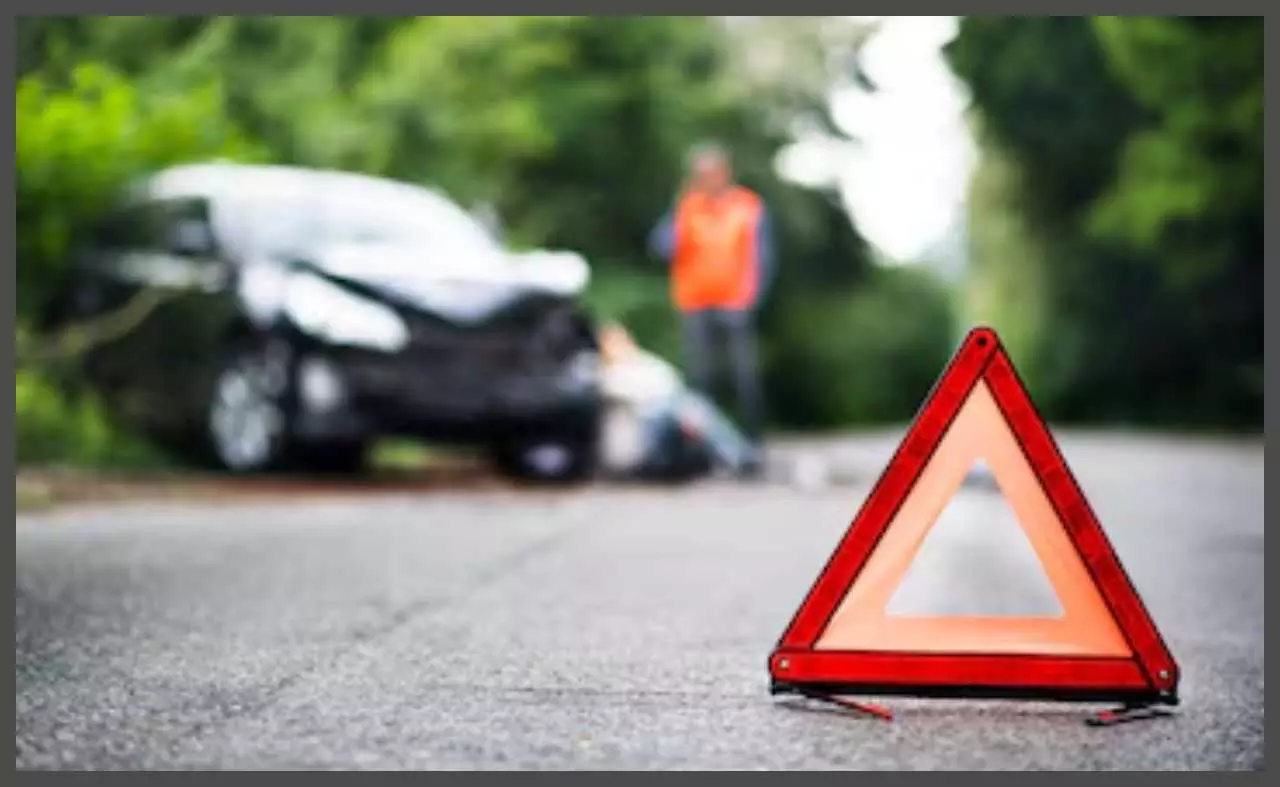 Three killed in car crash Three killed in car crash