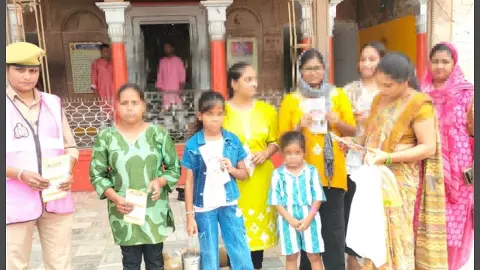 Mission Shakti-5 Tej, police surveillance from bazaar to college in Aligarh Mission Shakti-5 Tej, police surveillance from bazaar to college in Aligarh